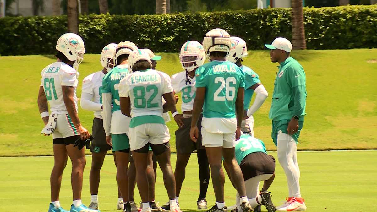 Dolphins, Patriots Prepare for Crucial AFC East Clash
