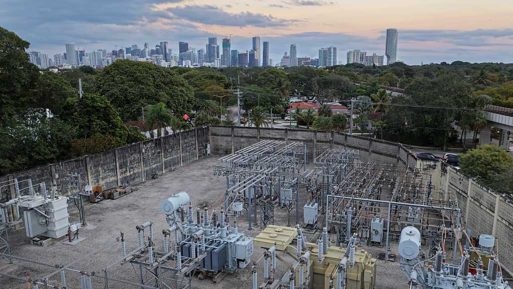 Federal regulators back plan to speed power to energy-hungry AI data centers