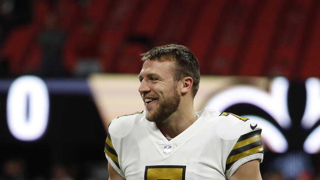 New Orleans Saints sign Taysom Hill to unique hybrid four-year