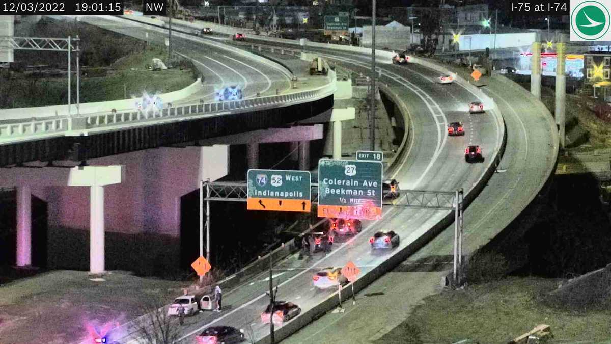 Report of a crash with injuries on I-74 West at I-75 merge