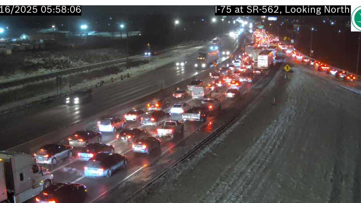 Lanes reopened after crash causes major backup on I-75 near Bond Hill ...