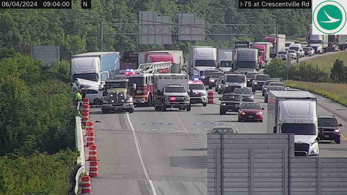 Crash blocking multiple lanes reported on I-75 South in West Chester