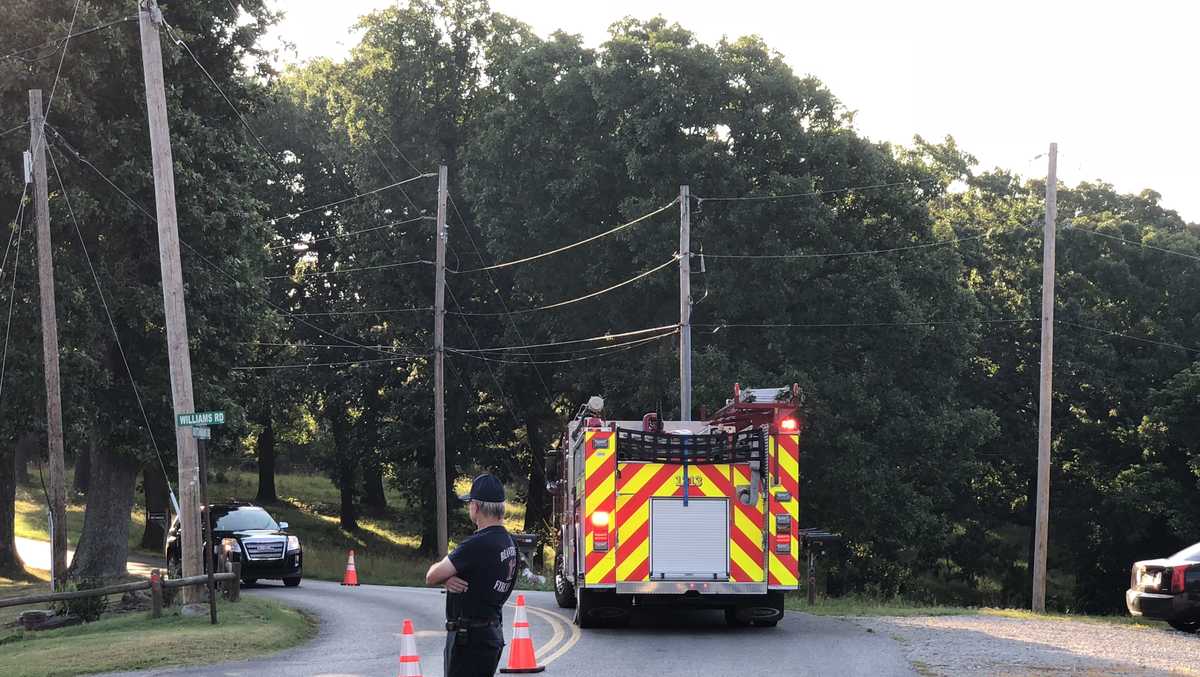 Utility pole catches fire in Rogers