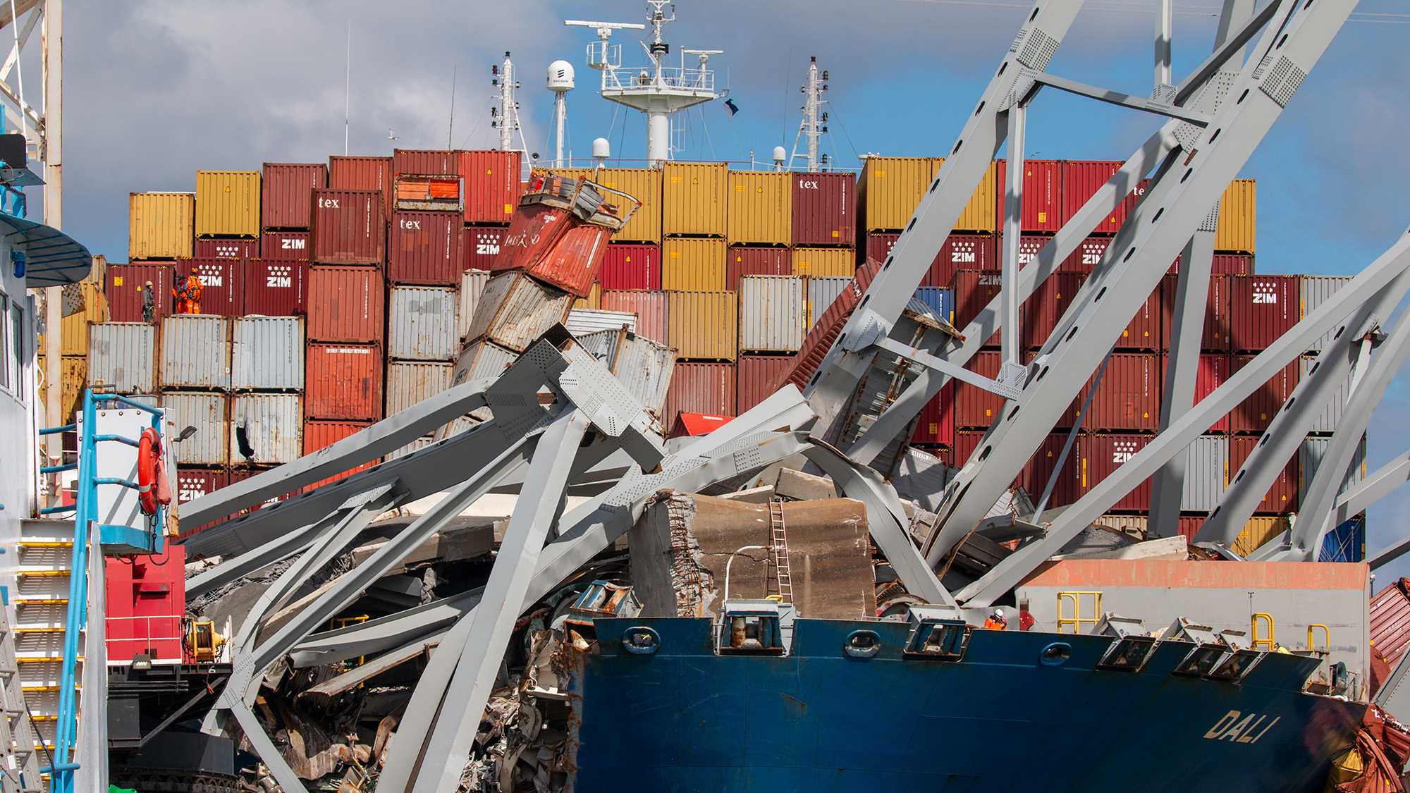 Salvage crews have begun removing containers from the deck of the cargo ship that crashed into and collapsed the Francis Scott Key Bridge in Baltimore, an important step toward the full reopening of one of the nation's main shipping lanes - Vimarsana News