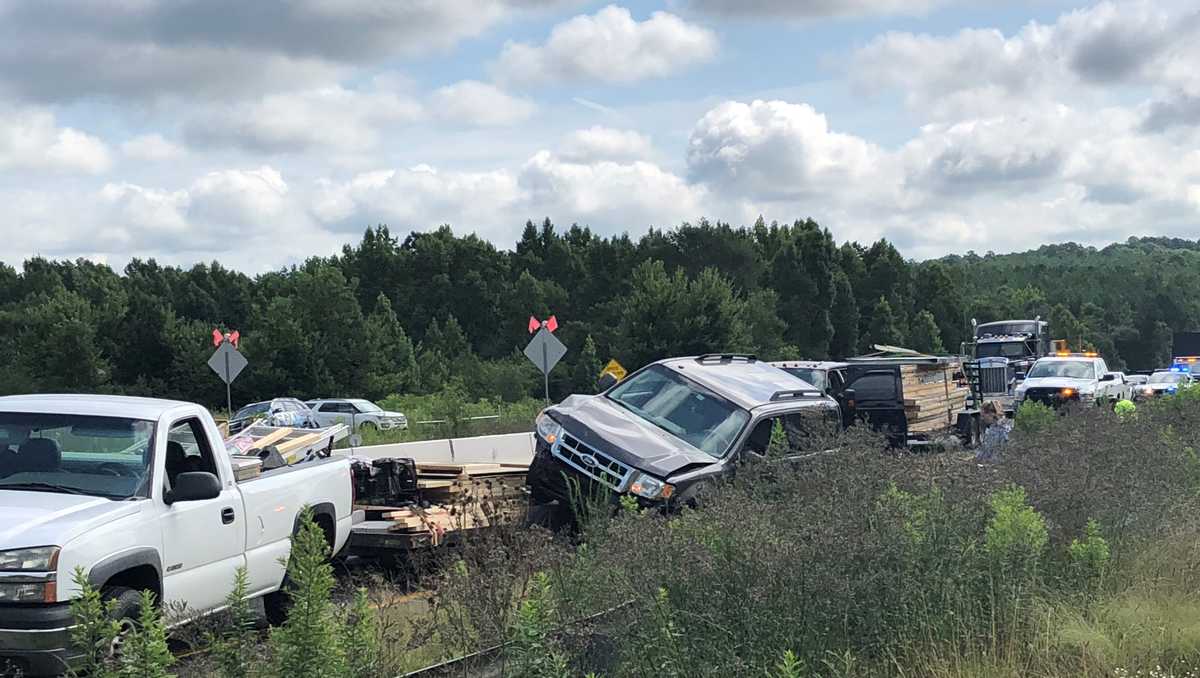 Multivehicle crash closes southbound lanes of I85 in Spartanburg County