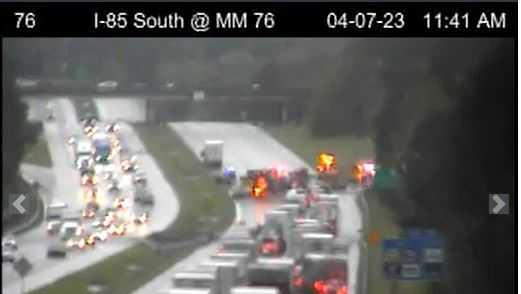 Crash shuts down lanes on I-85 in Spartanburg County