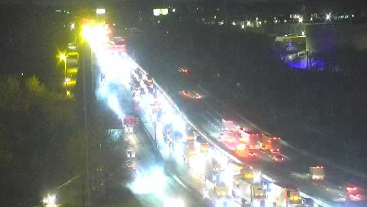Traffic halted on I-85 South in Greenville due to crash, SCDOT reports