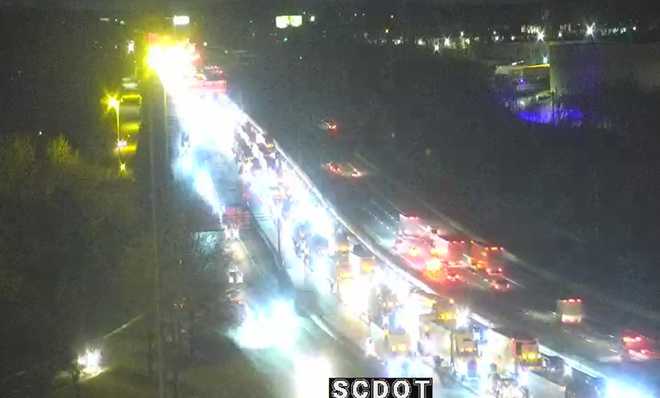 Crash briefly blocks traffic on I-85 South in Greenville
