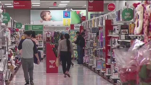 Holiday spending rush: Stores see record shopping numbers - Vimarsana News