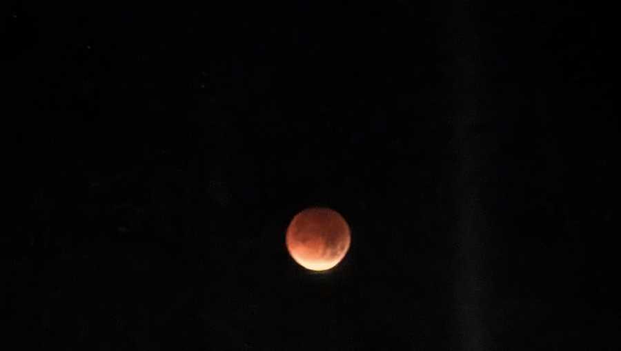 Photos: Total lunar eclipse captured across the Gulf Coast Tuesday morning