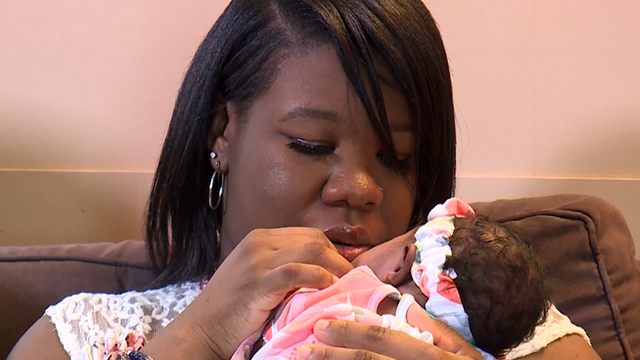 South Carolina dispatcher helps pregnant woman give birth at home - Vimarsana News