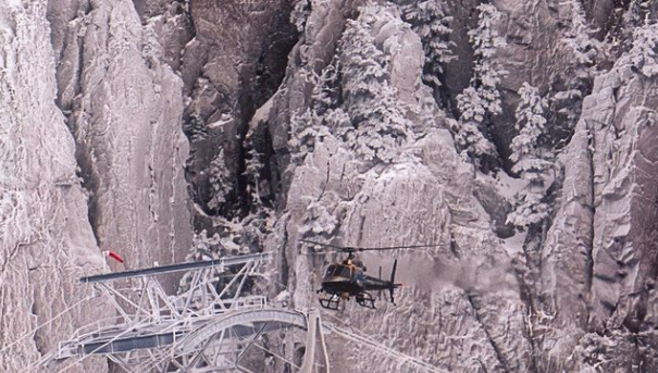 21 people rescued from stuck tram cars in New Mexico