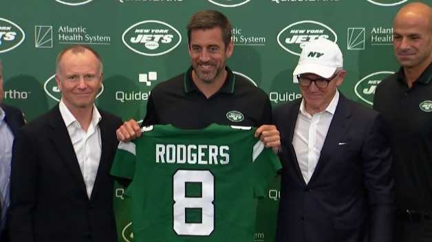 Packers looking to 'welcome Rodgers back to retire No. 12' as they make ...