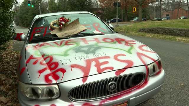 Abandoned car decorated and spray painted with note for Santa - Vimarsana News