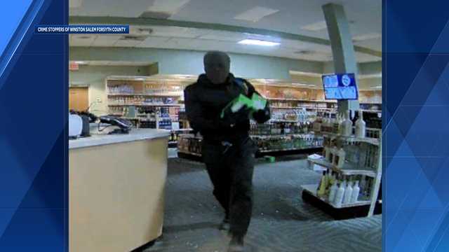 North Carolina: Winston-Salem police searching for man accused of breaking into Forsyth County ABC store - Vimarsana News
