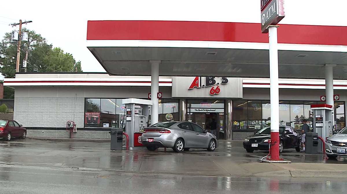 Dundee gas station robbed at gunpoint