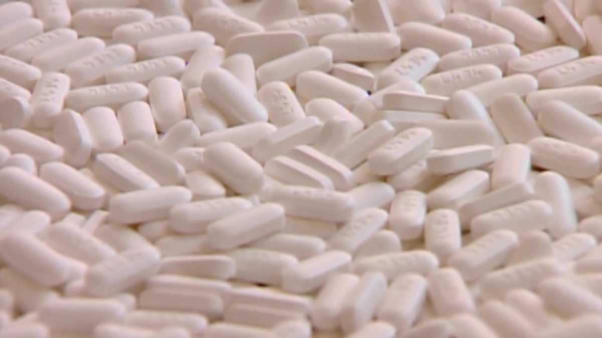 Massachusetts doctor on taking painkillers before or after COVID19 vaccine