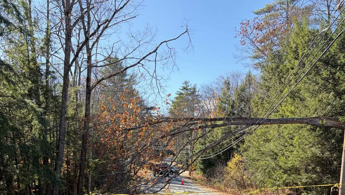 Thousands lose power as strong winds blow across Maine