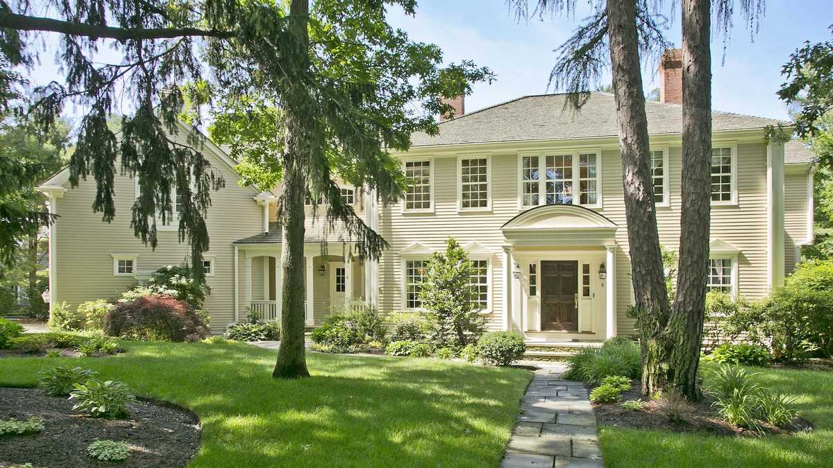 Elegant estate on market in Hingham for 2.42M