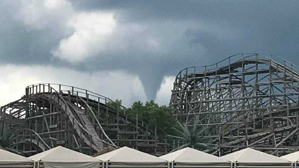 7 injured when tornado hits Iowa factory