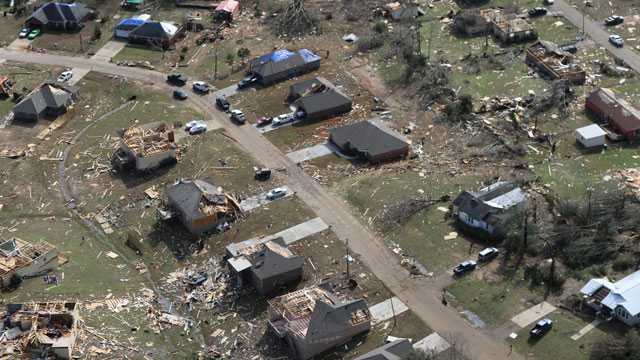 Deadly tornado tears through Mississippi