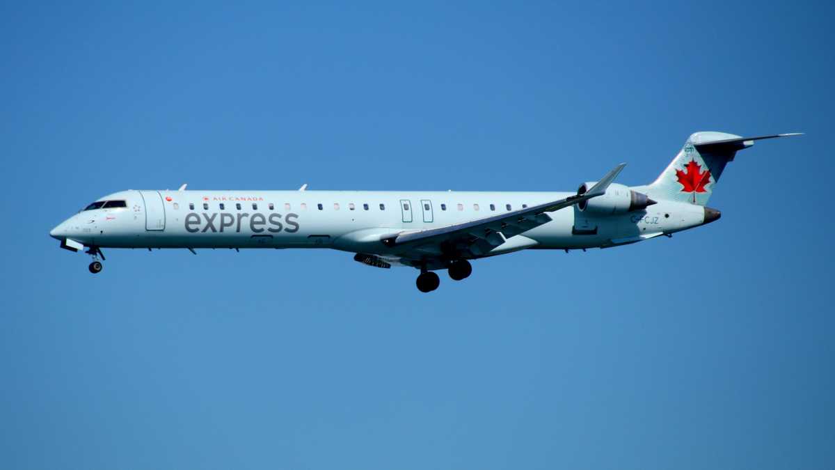 Flight headed to Boston makes unscheduled landing in Albany