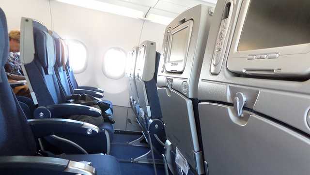 FAA says it won't regulate amount of airline legroom