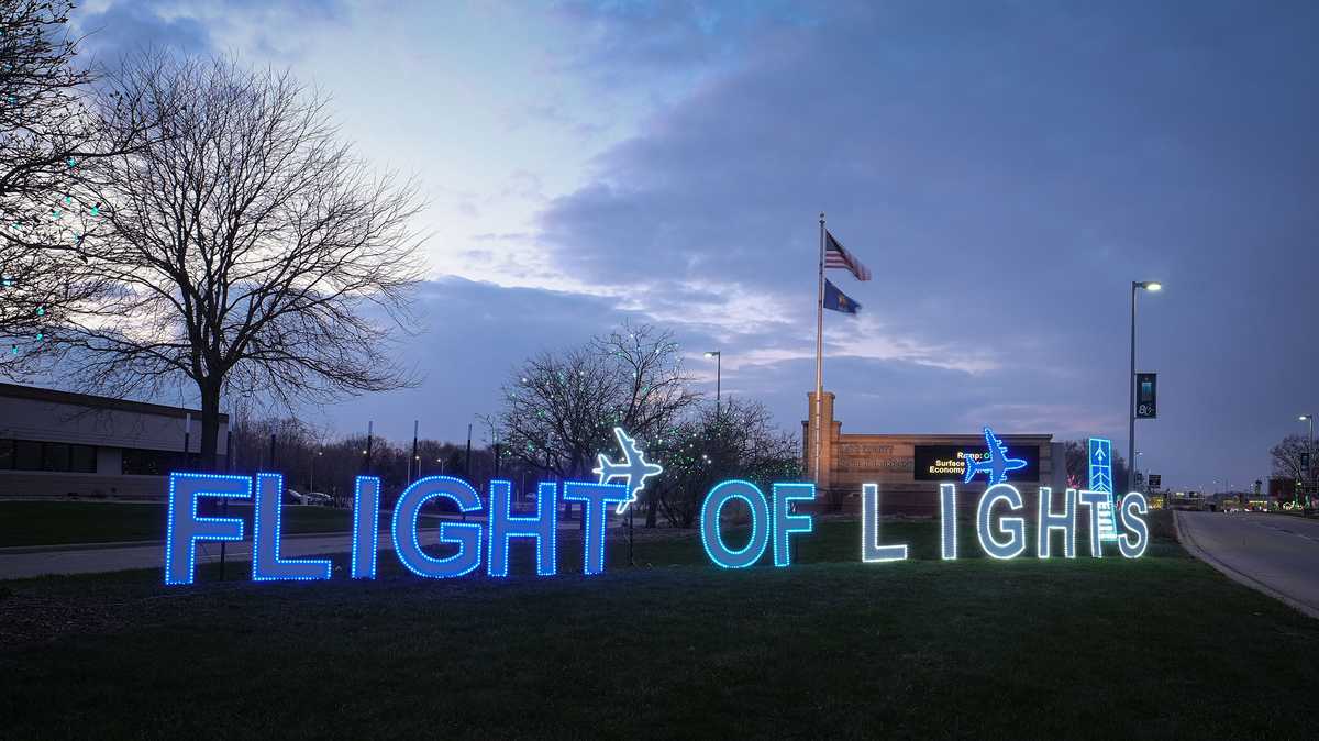 Wisconsin airport puts on drivethru light display to support frontline