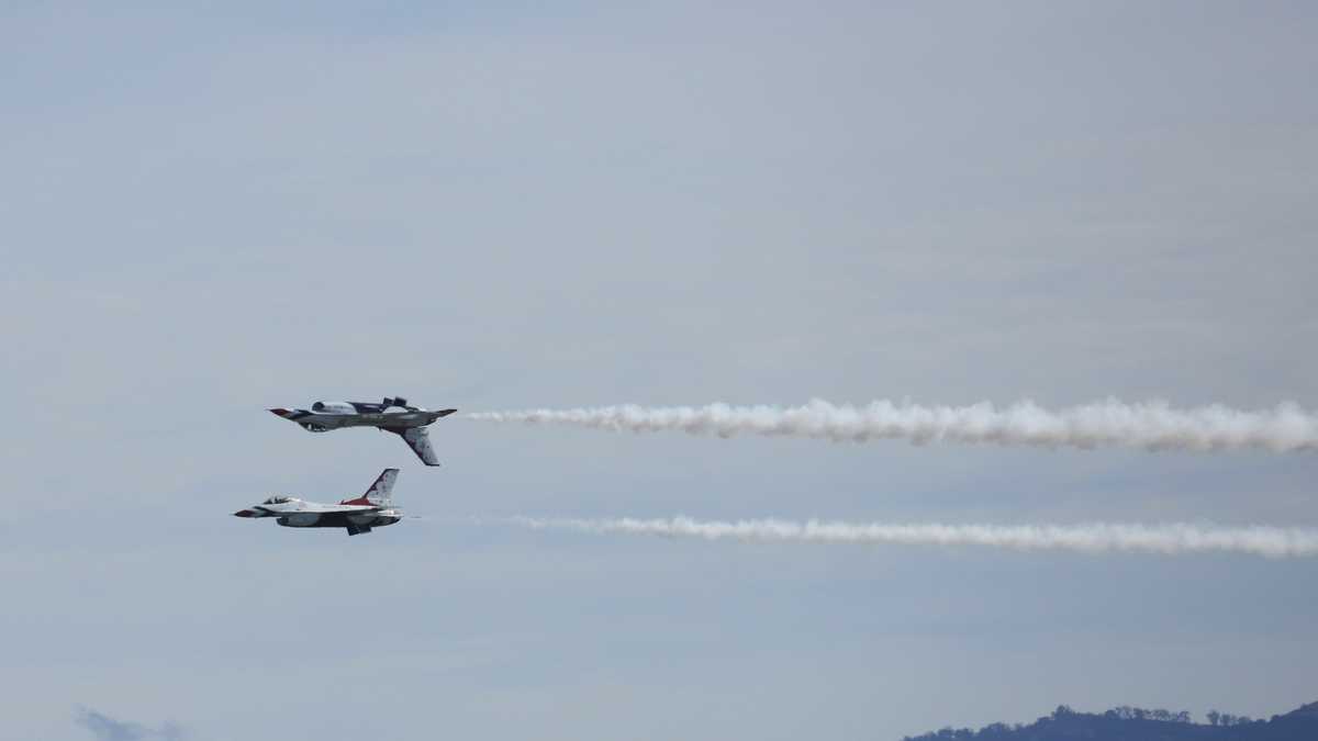 California International Airshow Salinas thunderbirds