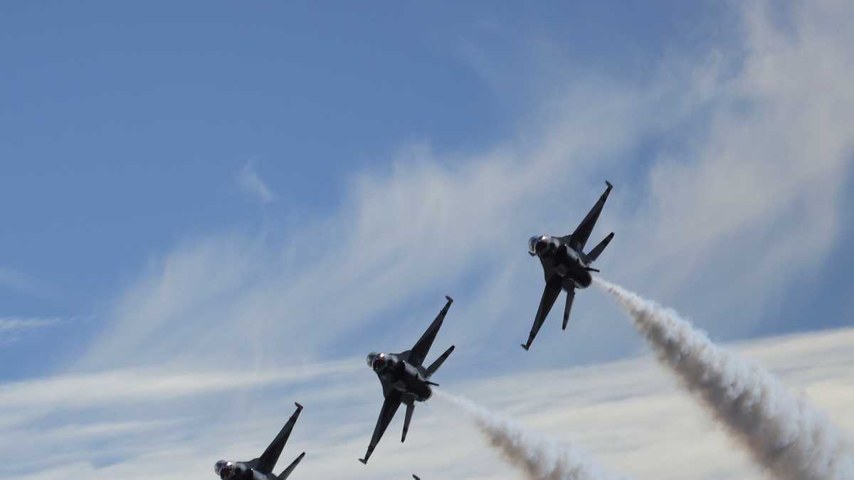 California International Airshow Salinas thunderbirds