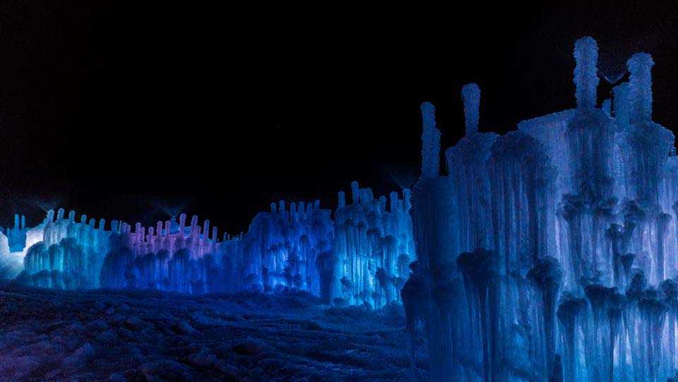 Popular ice sculptures open to the public