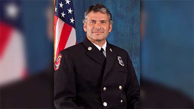Off-duty firefighter killed in solo crash in Elk Grove
