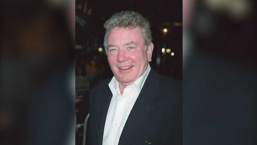 Albert Finney, Oscar-nominated star of 'Erin Brockovich,' 'Skyfall ...