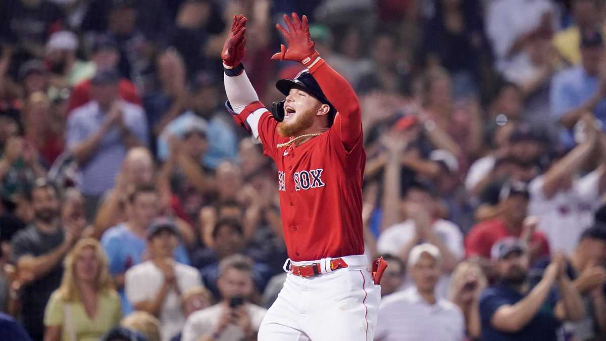 Alex Verdugo's response to being beaned by Yankees fan