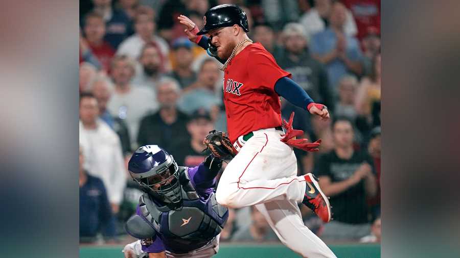 Red Sox lose second straight extra-inning game to Rockies