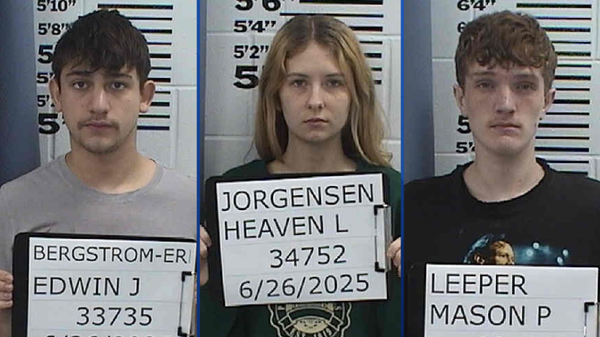 ﻿Three people from northern Iowa have been arrested and charged in connection to a burglary in rural Kossuth County.