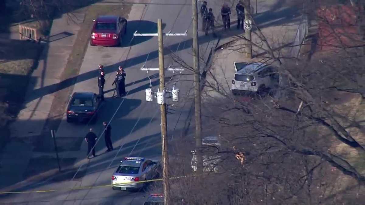 1 dies following double shooting in Algonquin neighborhood, police say