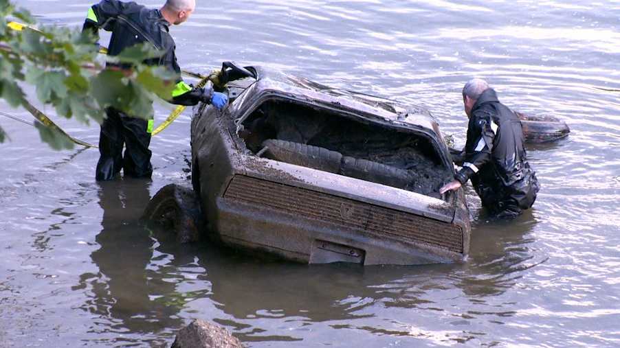 Oakmont Car found in Allegheny River