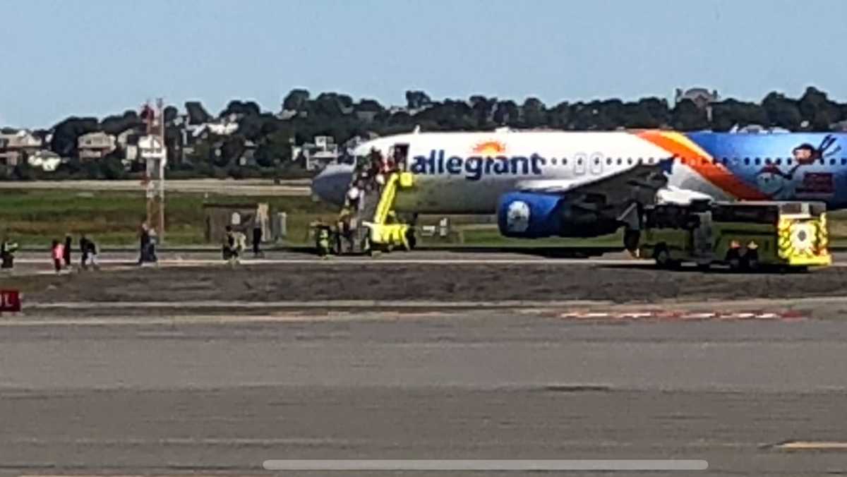 Tigers wear Zubaz on flight out of Boston, plane breaks under