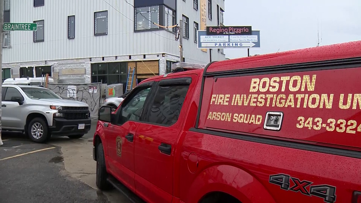 波士顿住宅建筑工地发生纵火案，纵火调查组介入