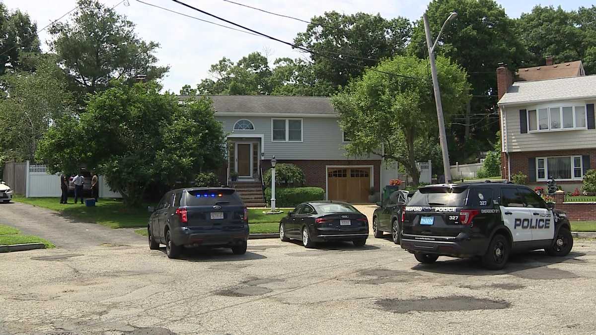 5 teens arrested after police chase in Medford involving stolen vehicle