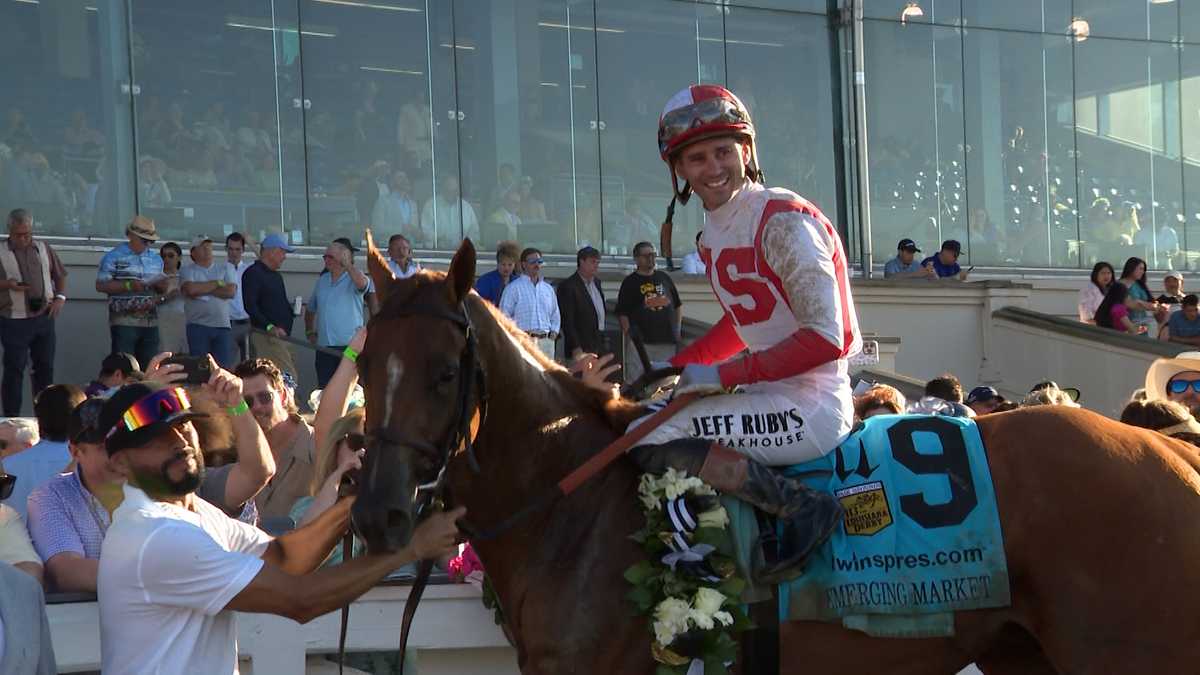 Emerging Market edges Pavlovian at the 113th running of the Louisiana Derby