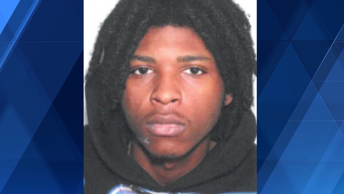 Cincinnati police searching for suspect accused of hitting UDF manager ...