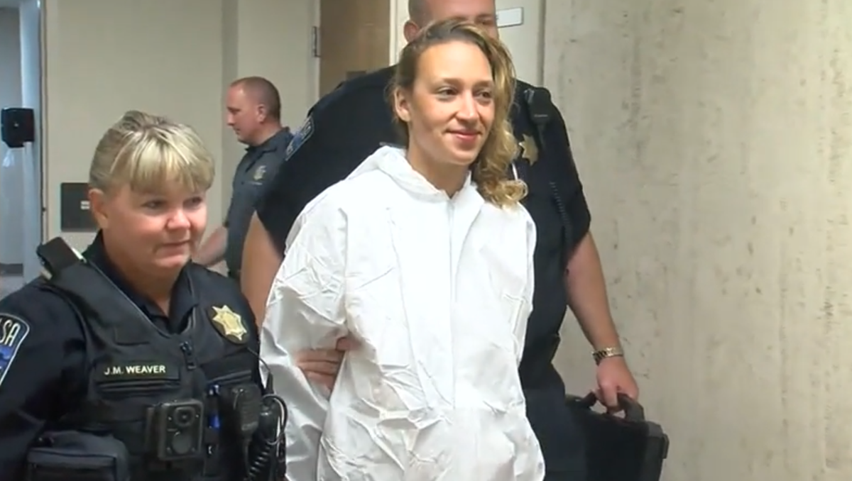 Amber Alert suspect accused of stabbing 11yearold daughter seen