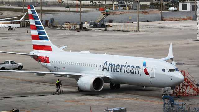American Airlines cancels hundreds of additional flights on Sunday - Vimarsana News