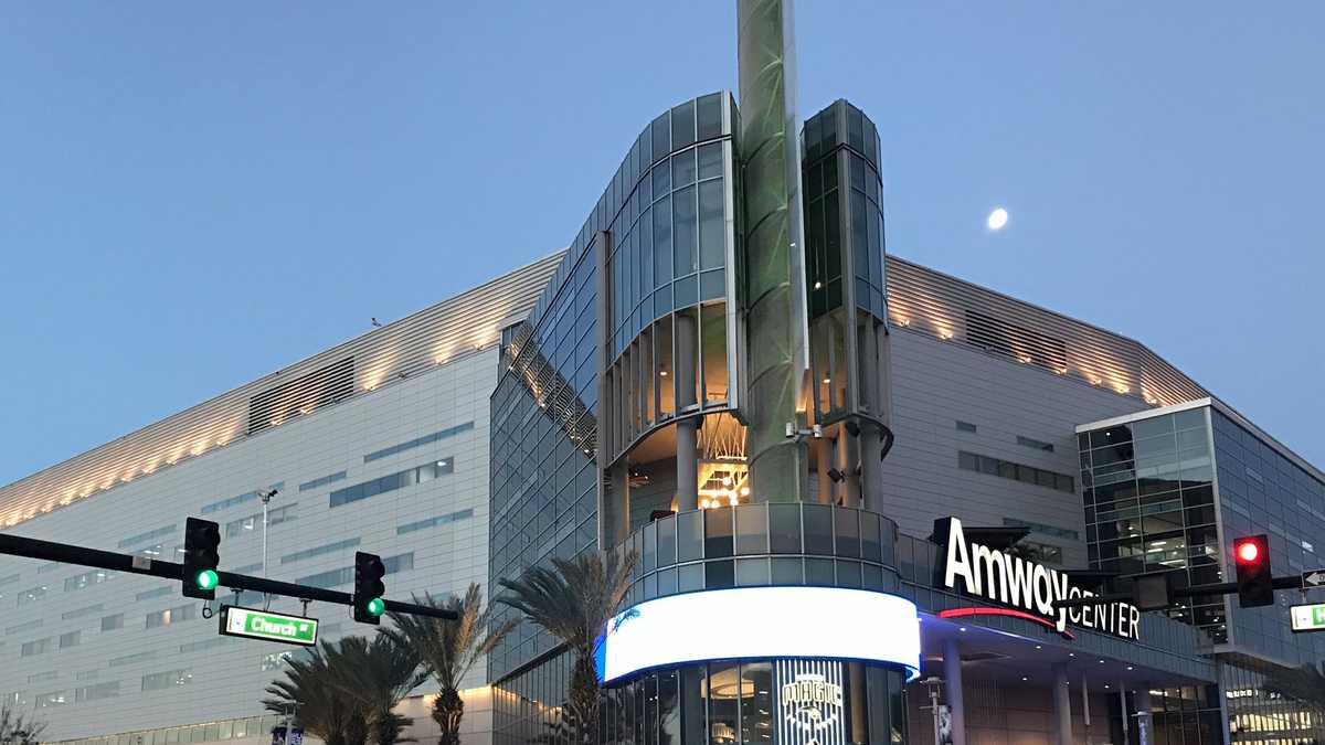Job fairs hosted at Amway Center this winter