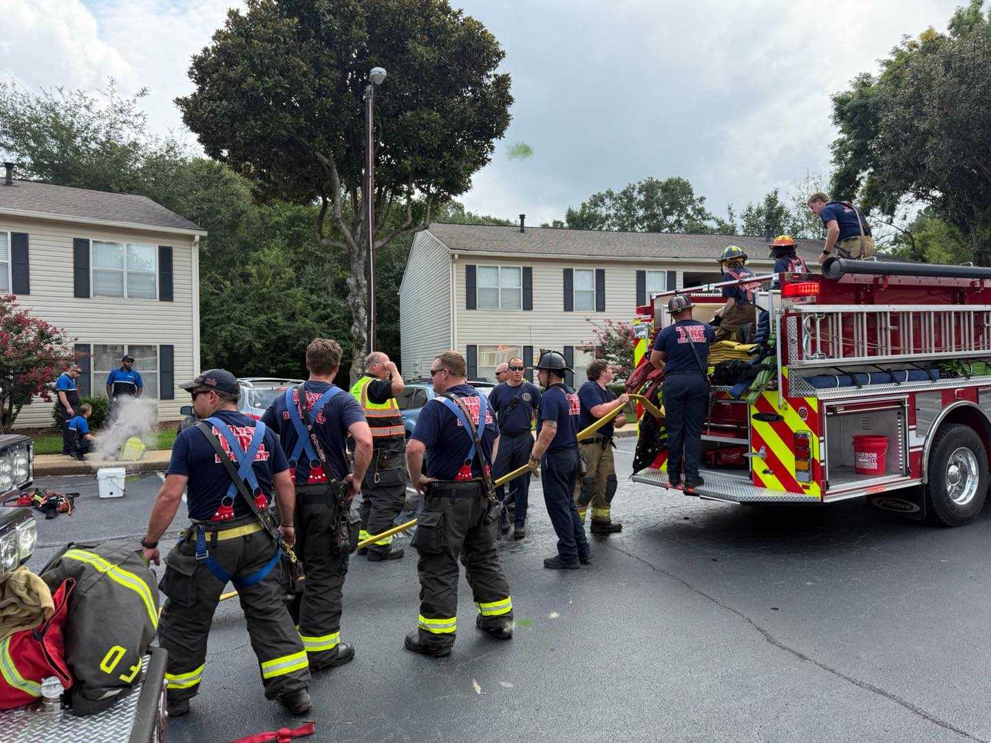 Fire burns at Anderson apartment complex - WYFF