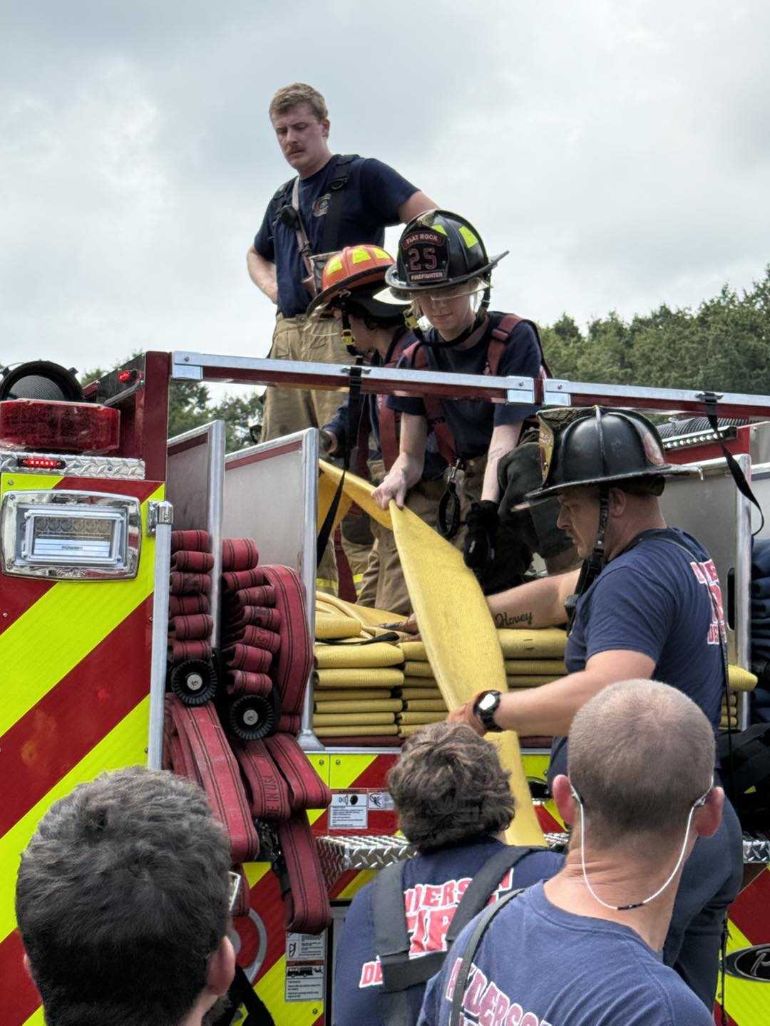 Fire burns at Anderson apartment complex - WYFF