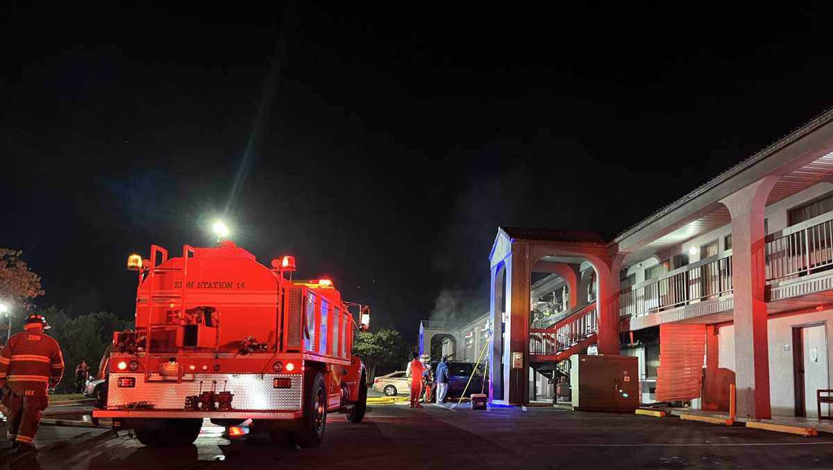 Anderson County: Firefighters respond to hotel fire