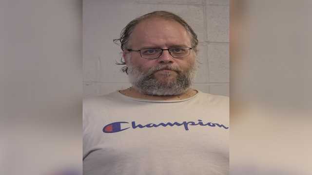 LMPD: Man beats stranger with hammer in downtown Louisville - Vimarsana News